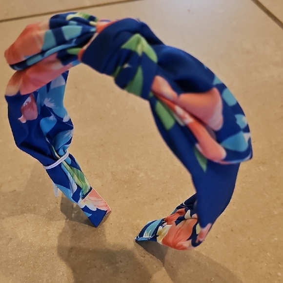 The Children's Place Blue Floral Headband NWT - Picture 6 of 6